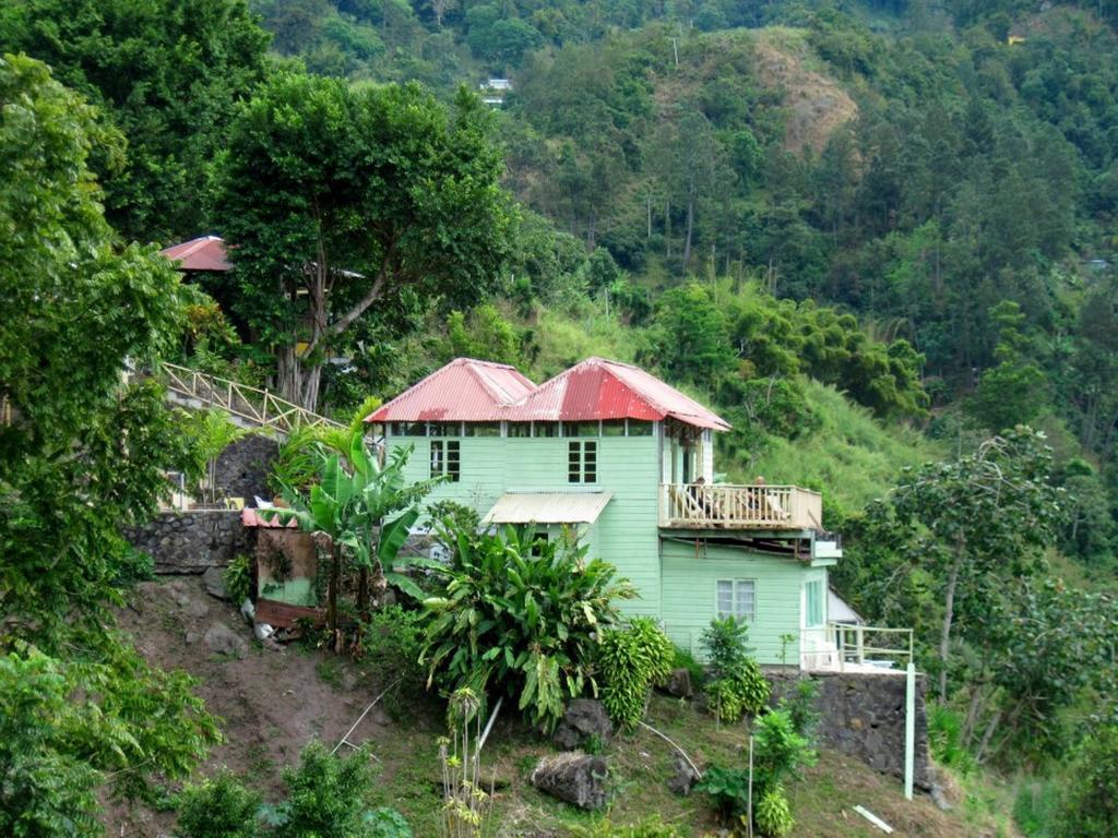 Mount Edge Guest House ポート・アントニオ エクステリア 写真