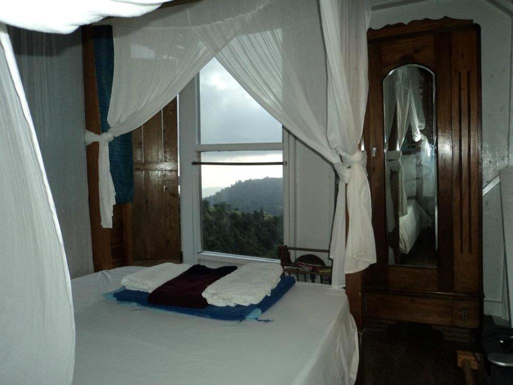Mount Edge Guest House ポート・アントニオ エクステリア 写真